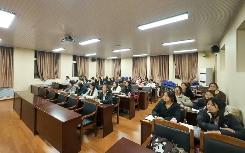 授课现场2.jpg