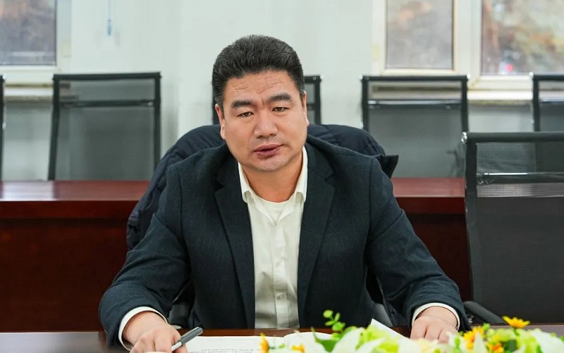 3校党委书记王烨辉讲话.jpg