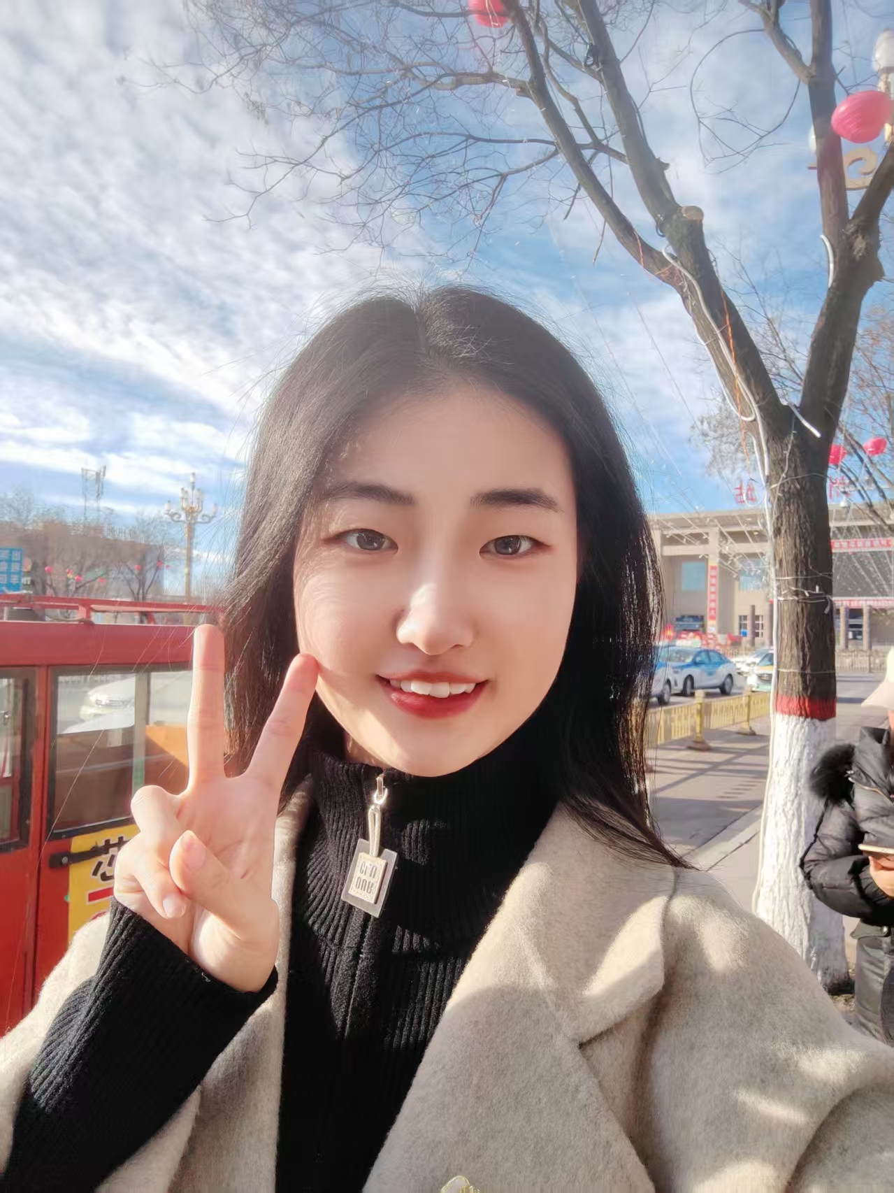 杨洁.jpg