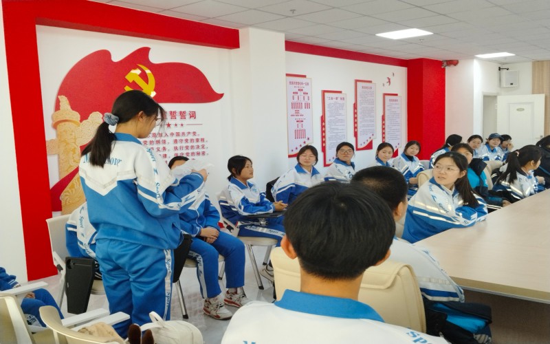 5.同学们与团讲成员积极互动.jpg