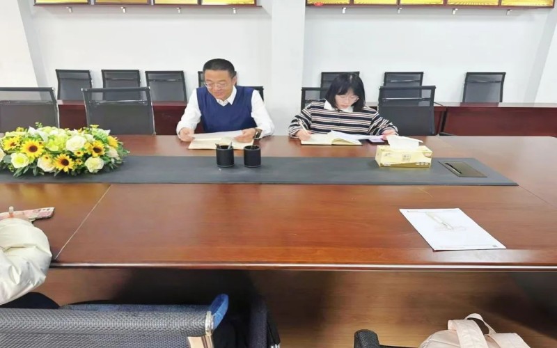 2.会议现场.jpg