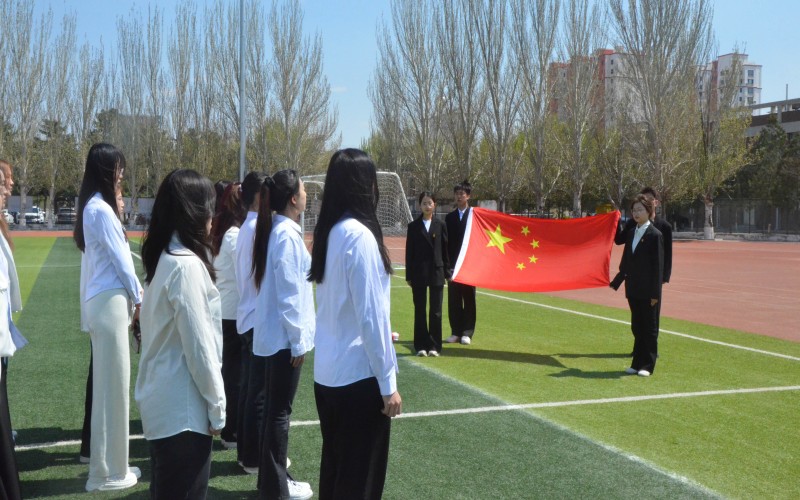 奏唱国歌.JPG