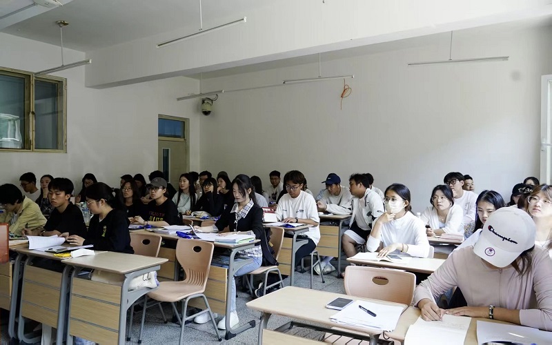 3.会议现场.jpg
