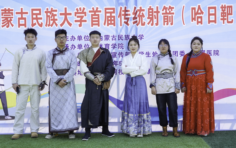 1.参赛学生合影.jpg