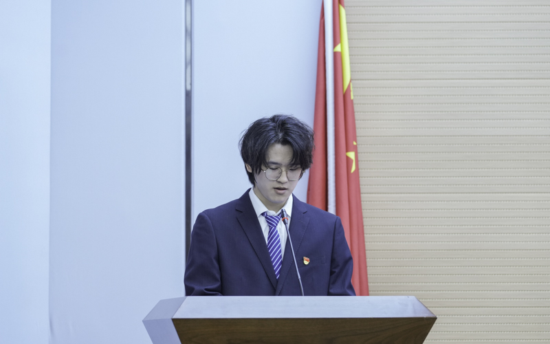 在校生代表发言.jpg