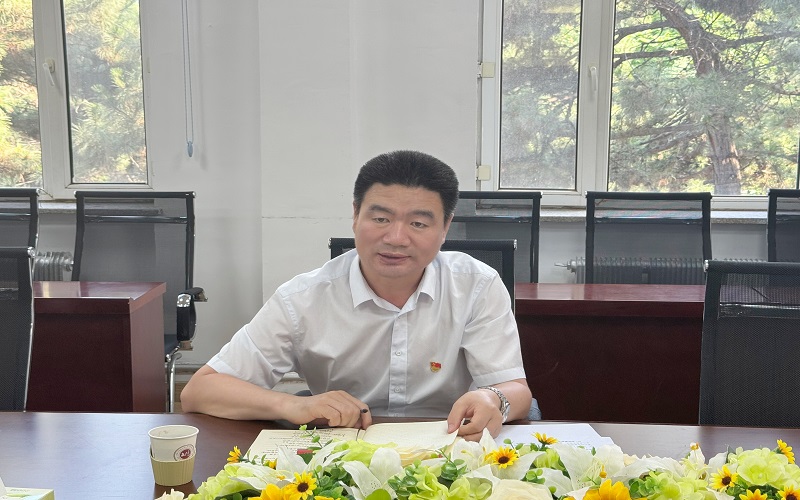 2.校党委副书记王烨辉讲话.jpg