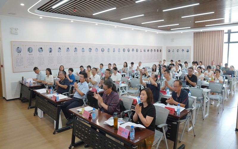 5 研讨会现场.jpg