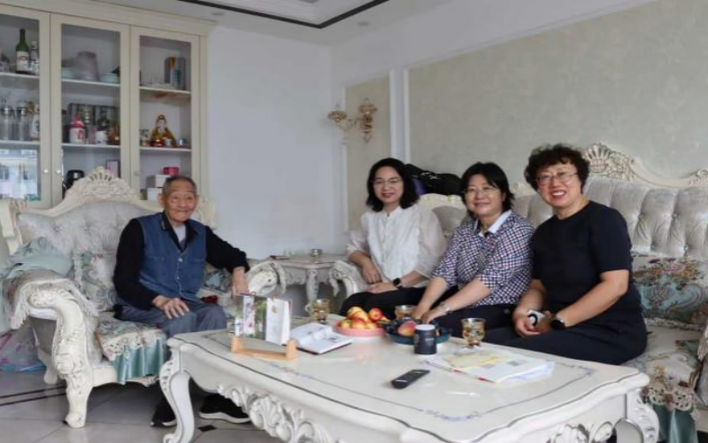 慰问周双利老师5.png